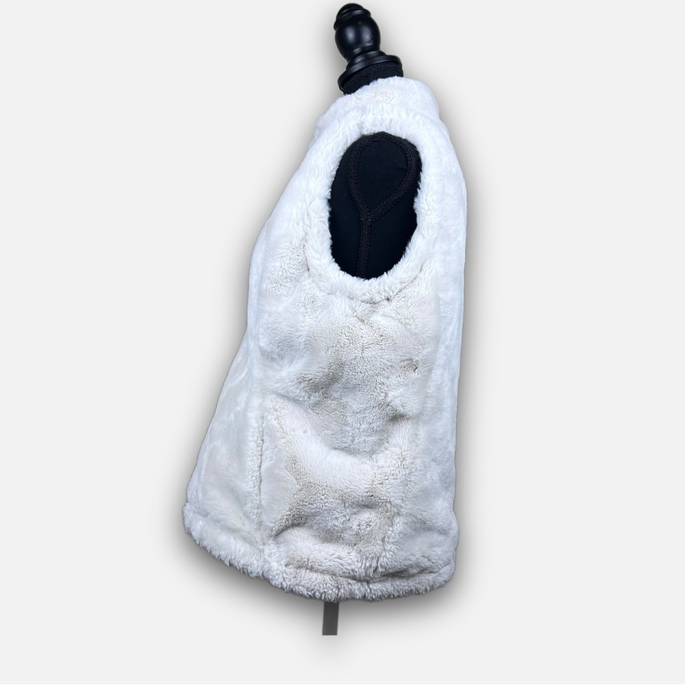 Nicole Miller Reversible Faux Fur Sherpa Puffer Vest White Size M Zip Pockets - Picture 9 of 16
